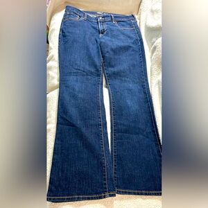 SALE! Old Navy Flirt Flare Leg Jeans Size 8 Mid Rise in EUC